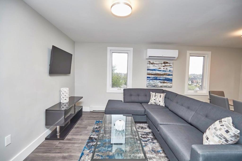 Clifton Hill Hideaway 4B - Two Bedroom Condo 나이아가라 폭포 외부 사진